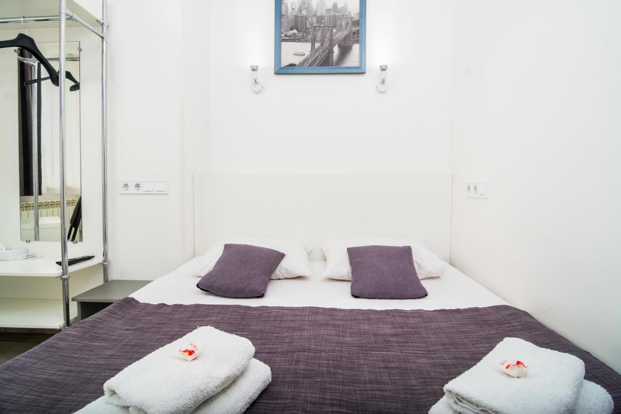 Smart Hotel Rooms Near Metro 24/7 Kiev Extérieur photo